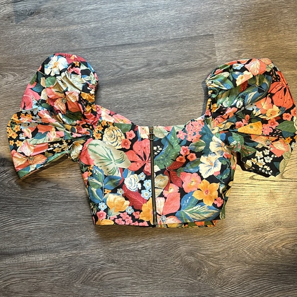 ZARA Floral Puff Sleeve Crop Top 🌹 - Picture 3 of 5